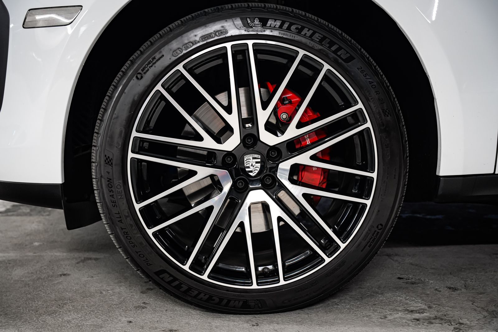 2024 Porsche Macan S — photo 53