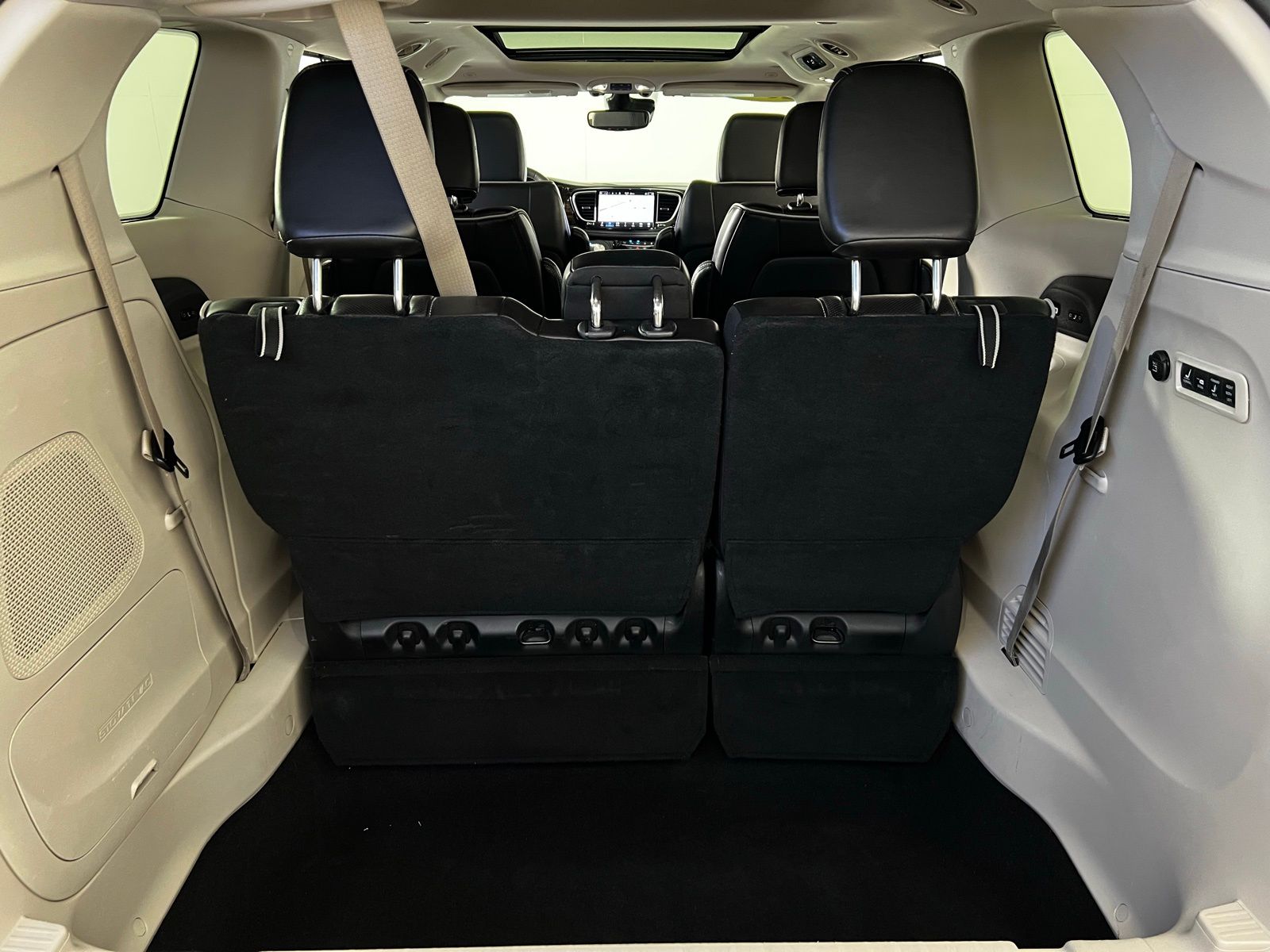 2022 Chrysler Pacifica Limited 31