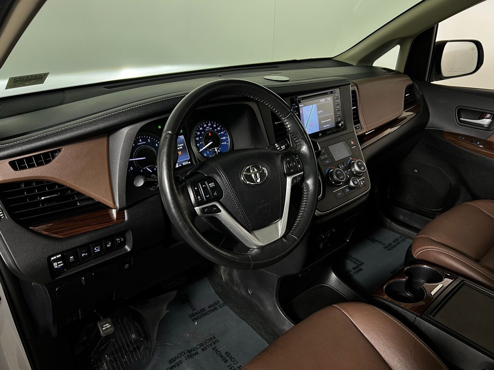 Thumbnail: 2020 Toyota Sienna - 12