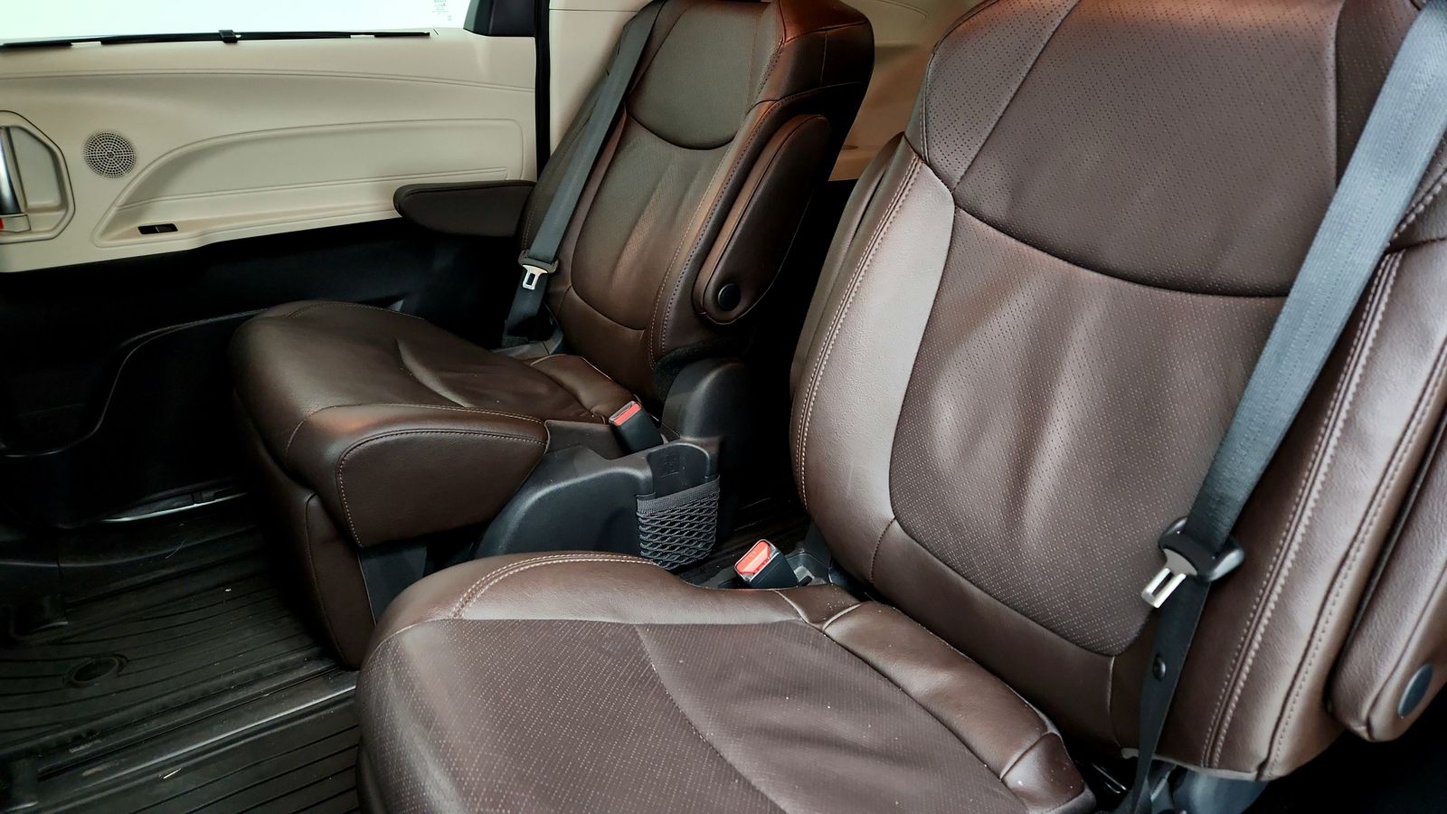 Used 2024  Toyota Platinum image 38