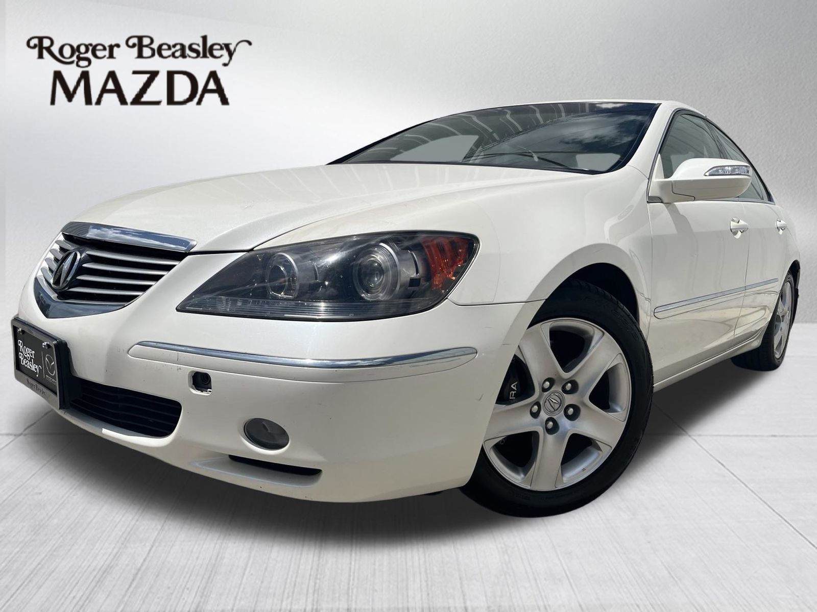 White 2005 Acura RL Sedan All-Wheel Drive 5-Speed Automatic Overdrive