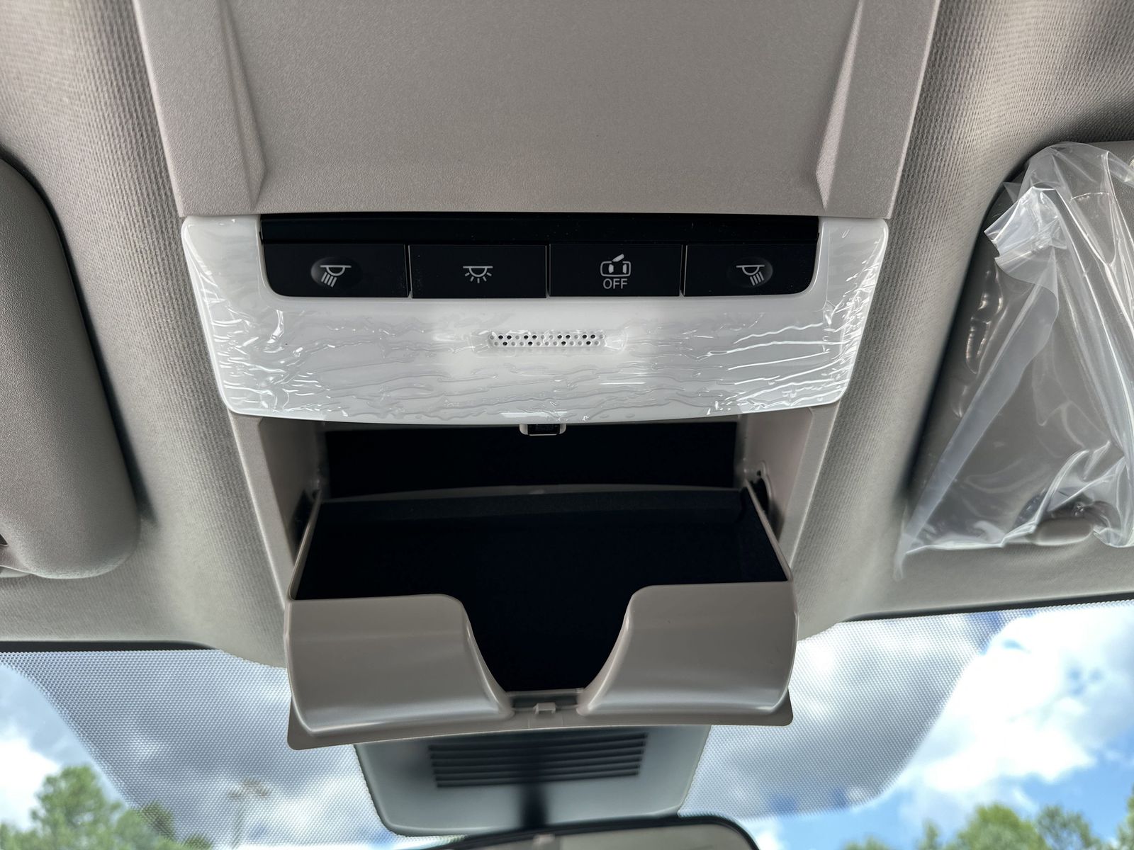 2025 Nissan Sentra SR Midnight Edition photo 9