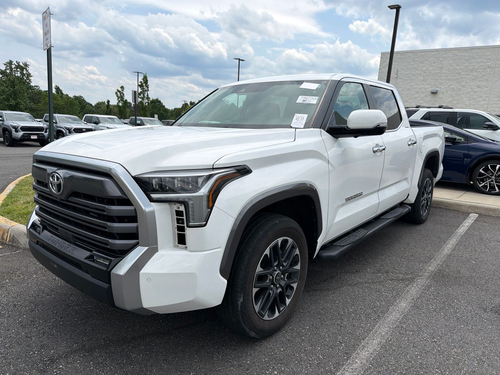 2024 Toyota Tundra Limited CrewMax Cab 4WD