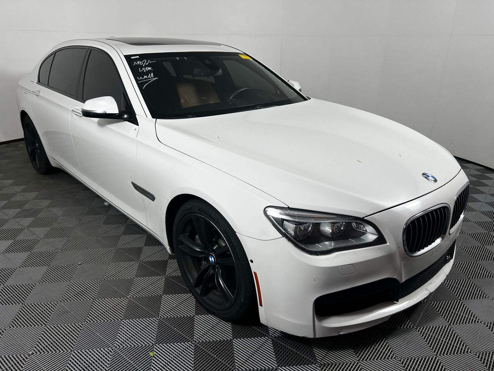 Thumbnail: 2014 BMW 7 Series - 3