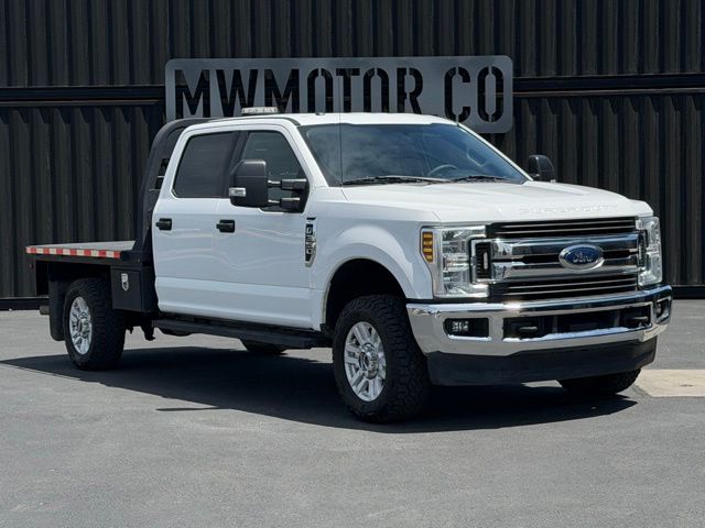 White 2018 Ford F-350 Super Duty XLT Crew Cab 4WD Pickup Truck Four-Wheel Drive 6-Speed Automatic