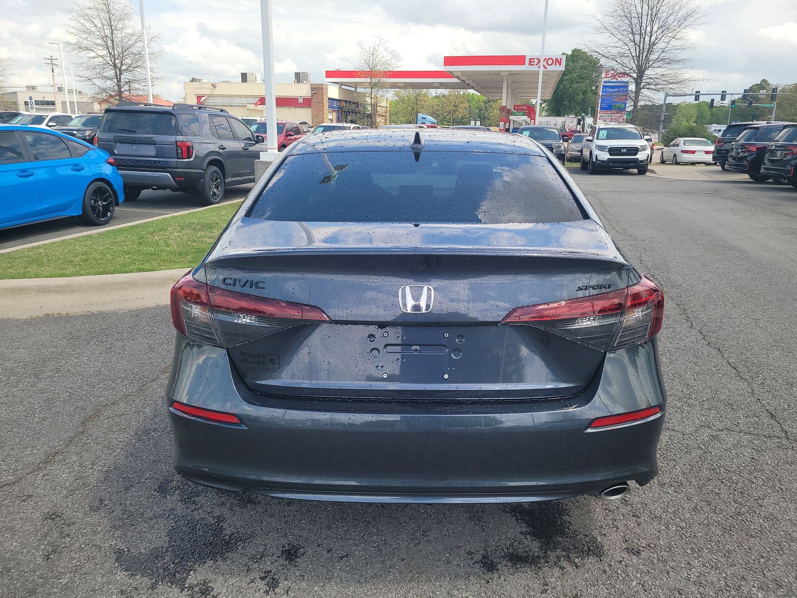 View vehicle photo 4