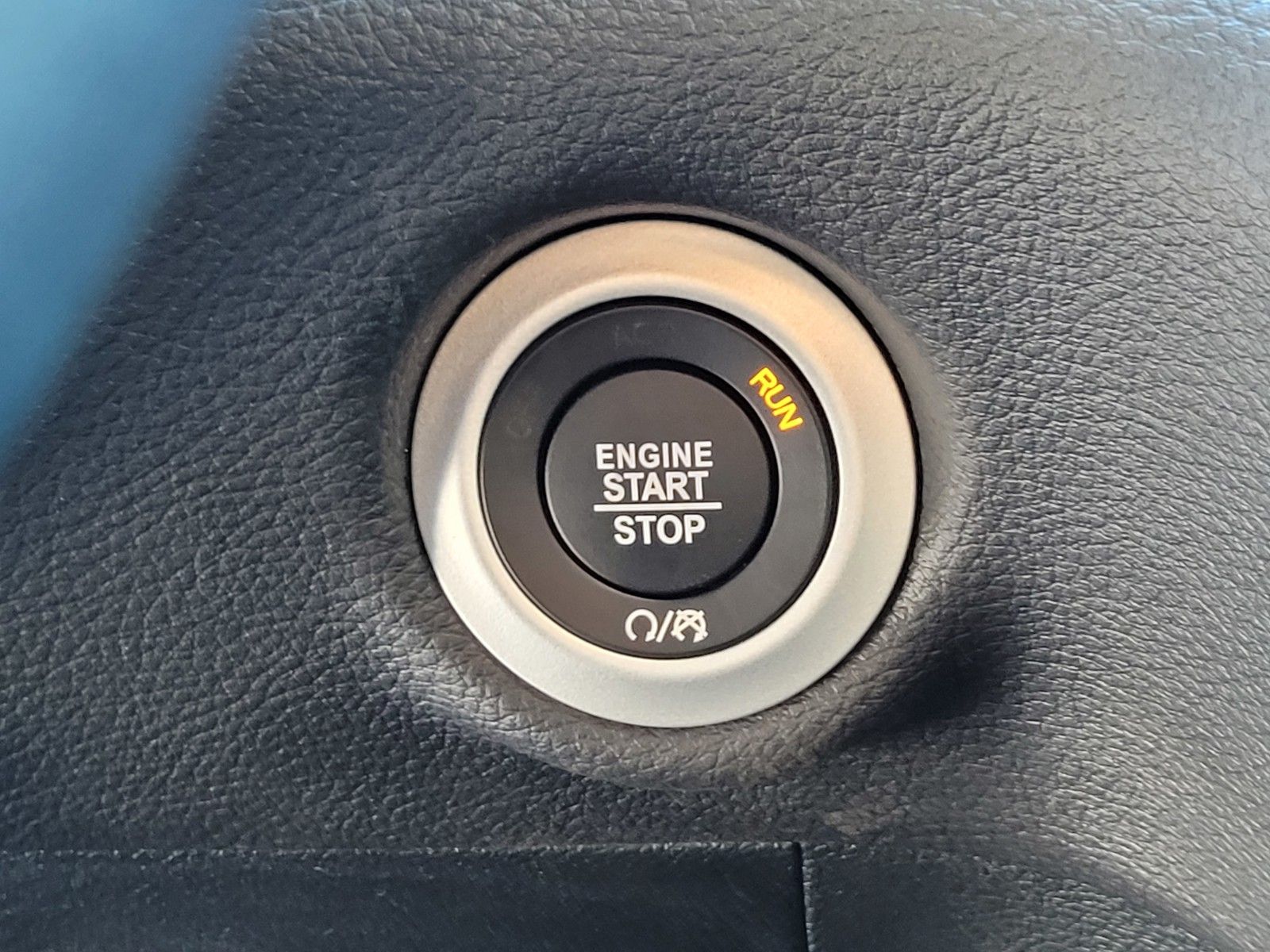 New 2026 White Chrysler Select image 23