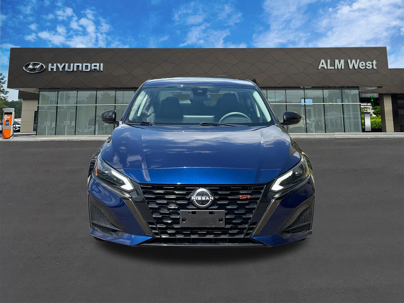 Used 2023 Blue Nissan 2.5 SR image 2