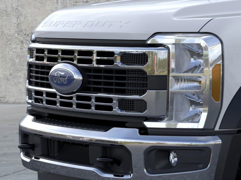 2025 Ford F-550 Super Duty Chassis Cab XL - Photo 11