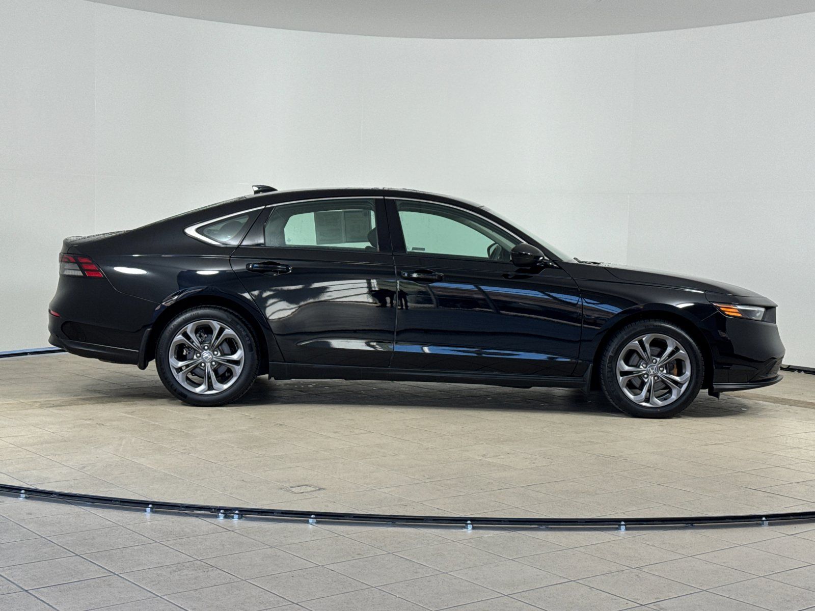2024 Honda Accord EX — foto completa 7 de 27