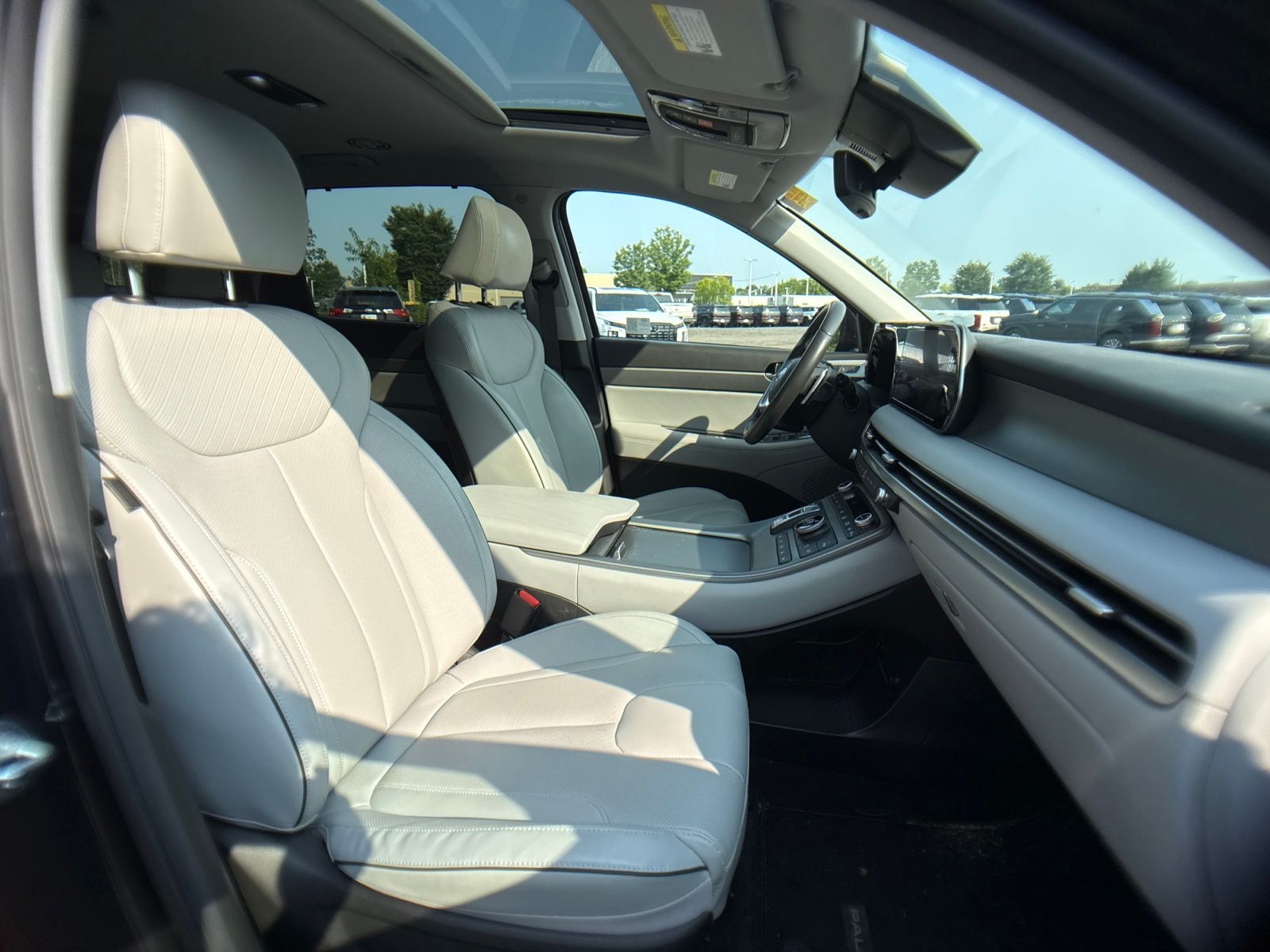 Used 2024 White Hyundai SEL image 28