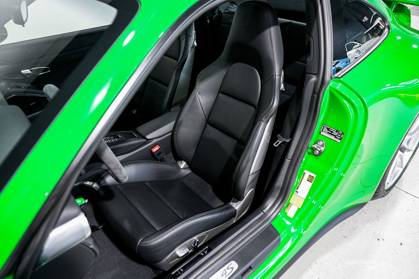 2014 Porsche 911 Carrera 4S — photo 21