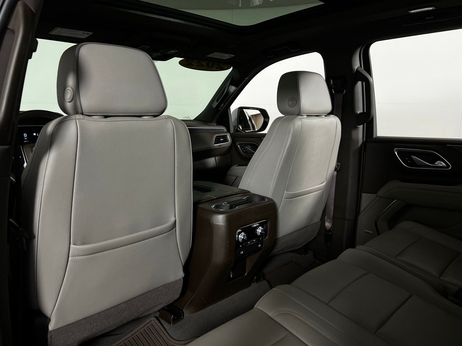 Thumbnail: 2022 GMC Yukon XL - 25