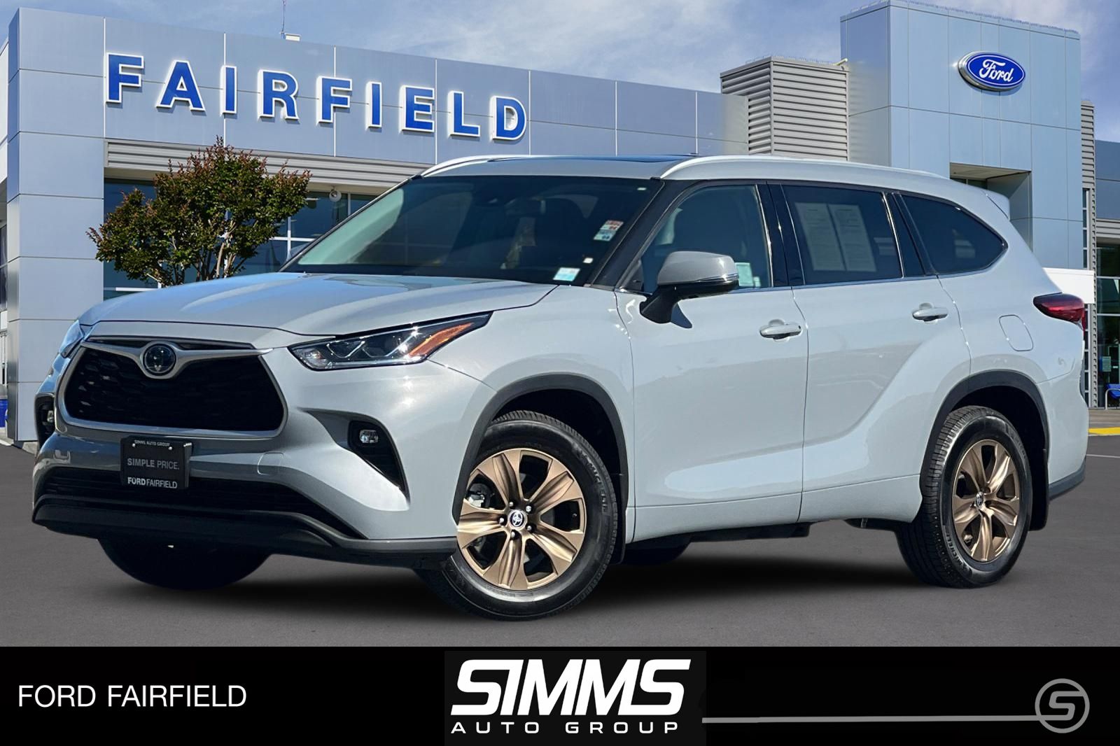 2022 Toyota Highlander Hybrid Bronze Edition FWD