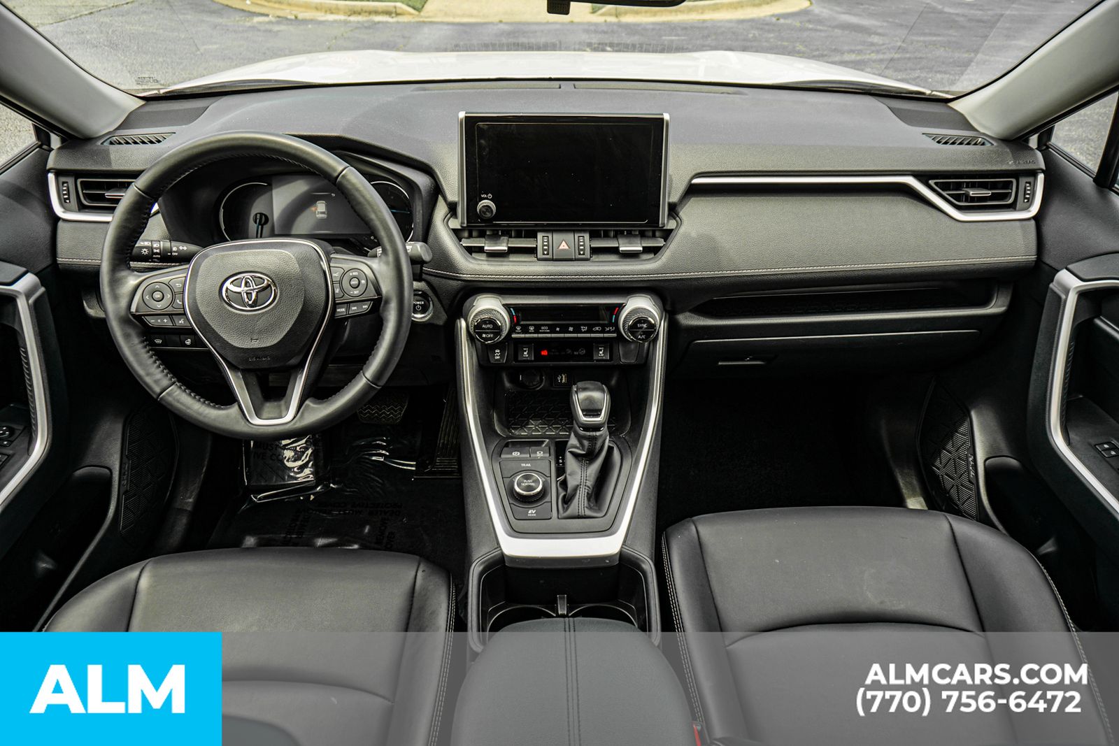 Used 2025 Beige Toyota XLE Premium image 29