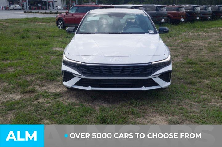 Used 2025 White Hyundai SEL Sport image 3