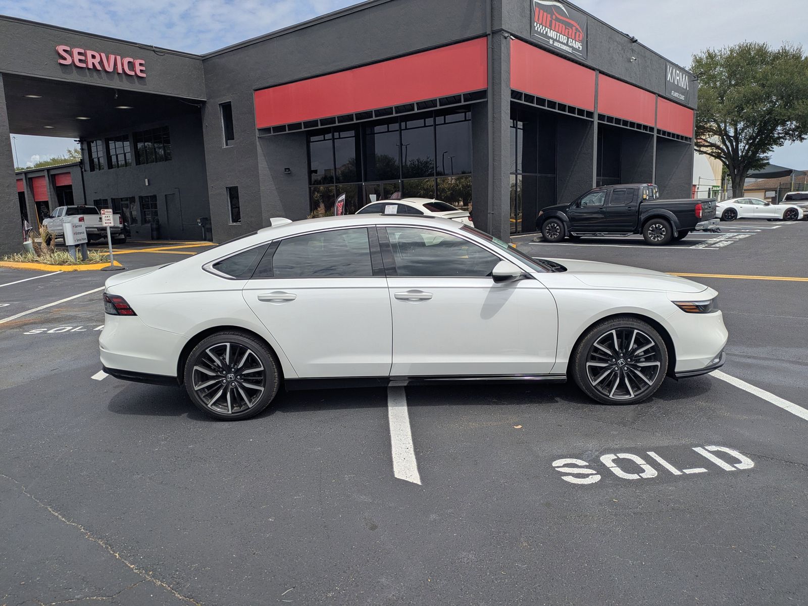 View vehicle photo 2