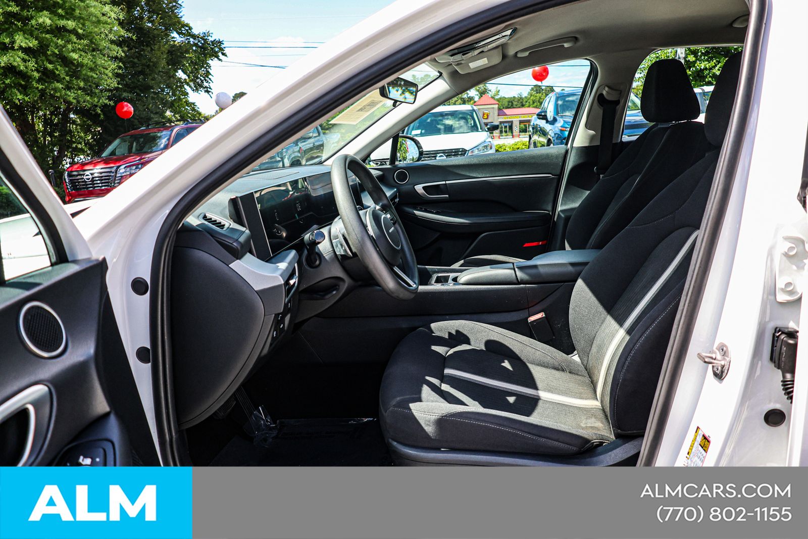 Used 2024 White Hyundai SEL image 17