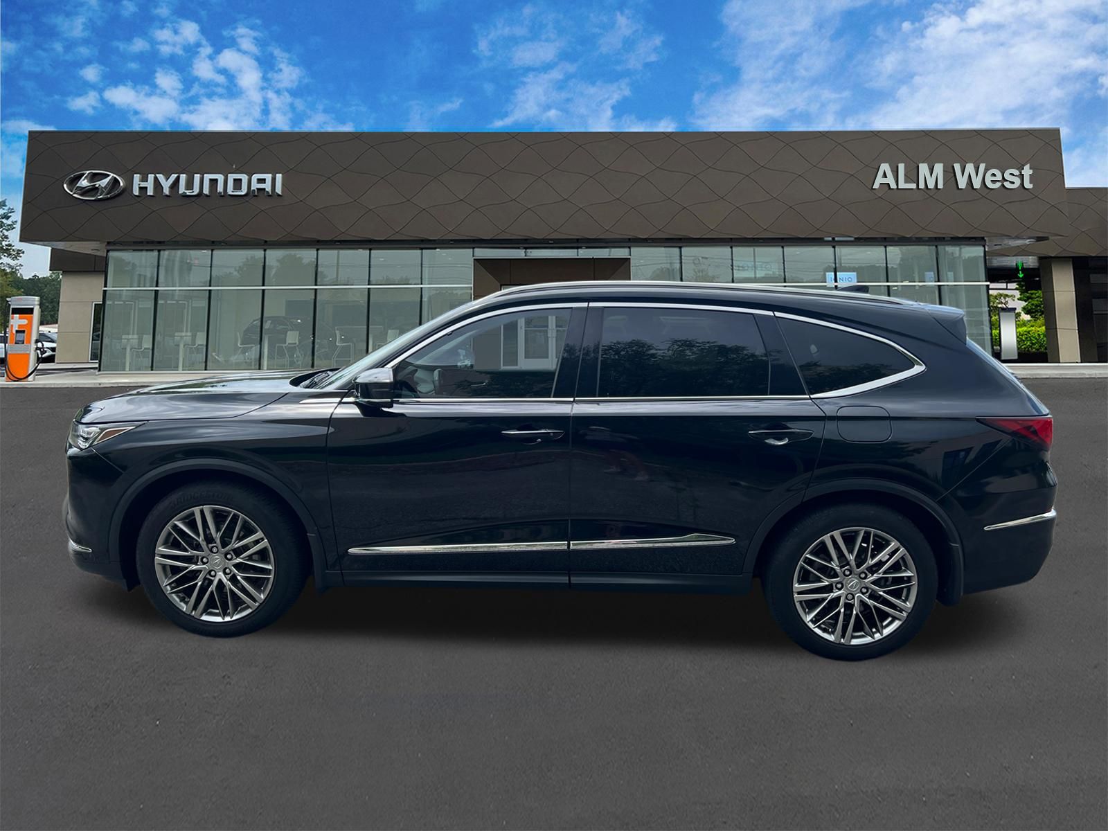 Used 2024 Majestic Black Pearl Acura Advance image 8