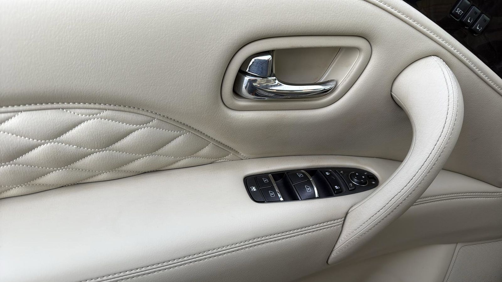 Used Car 2018 Infiniti Qx80  Base For Sale Under $30,000 In Austin, Texas