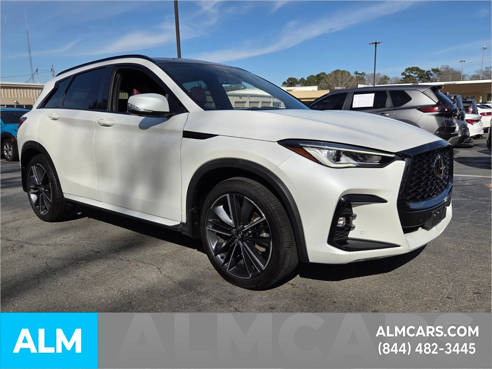 Used 2025 White INFINITI SPORT image 16