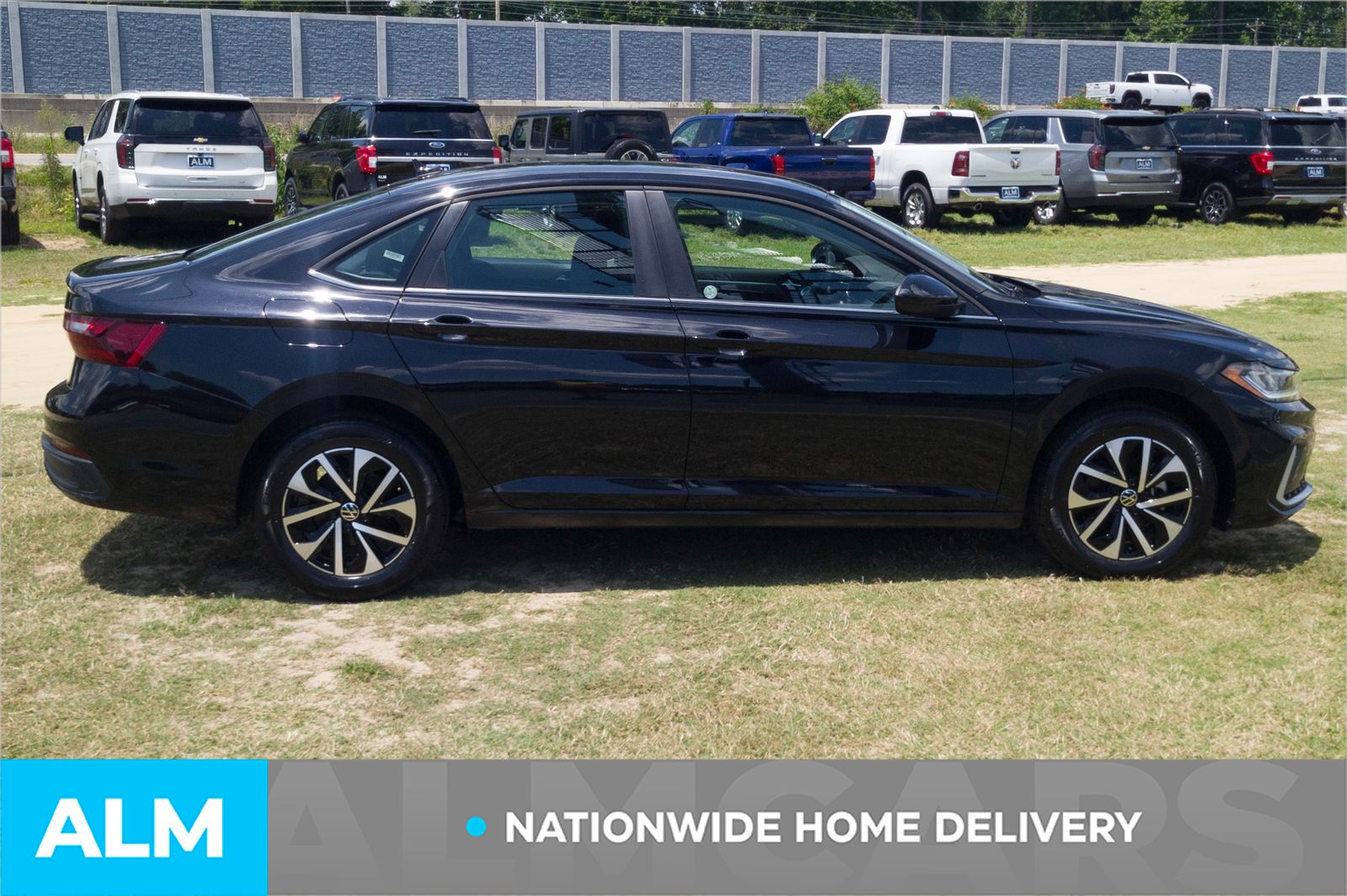 Used 2025 Deep Black Pearl Volkswagen 1.5T S image 5
