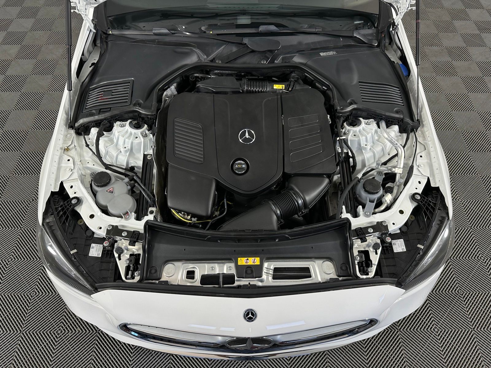 2025 Mercedes-Benz C-Class Sedan 25