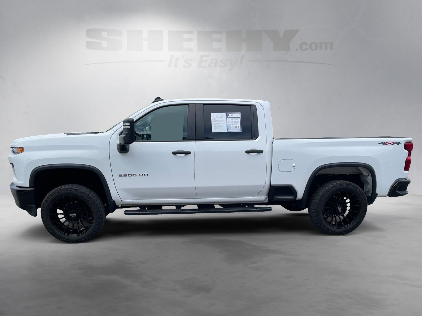 Used 2022 Summit White Chevrolet Custom image 13