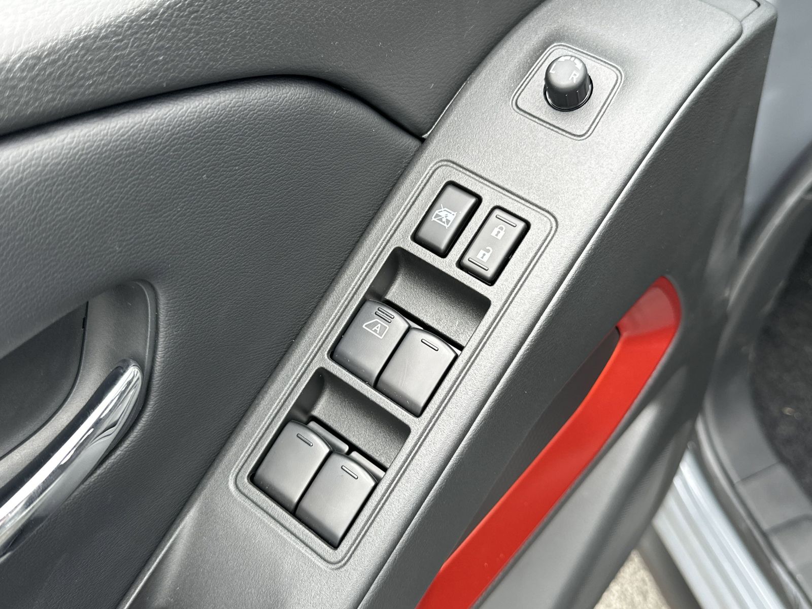 2025 Nissan Frontier PRO-4X photo 17
