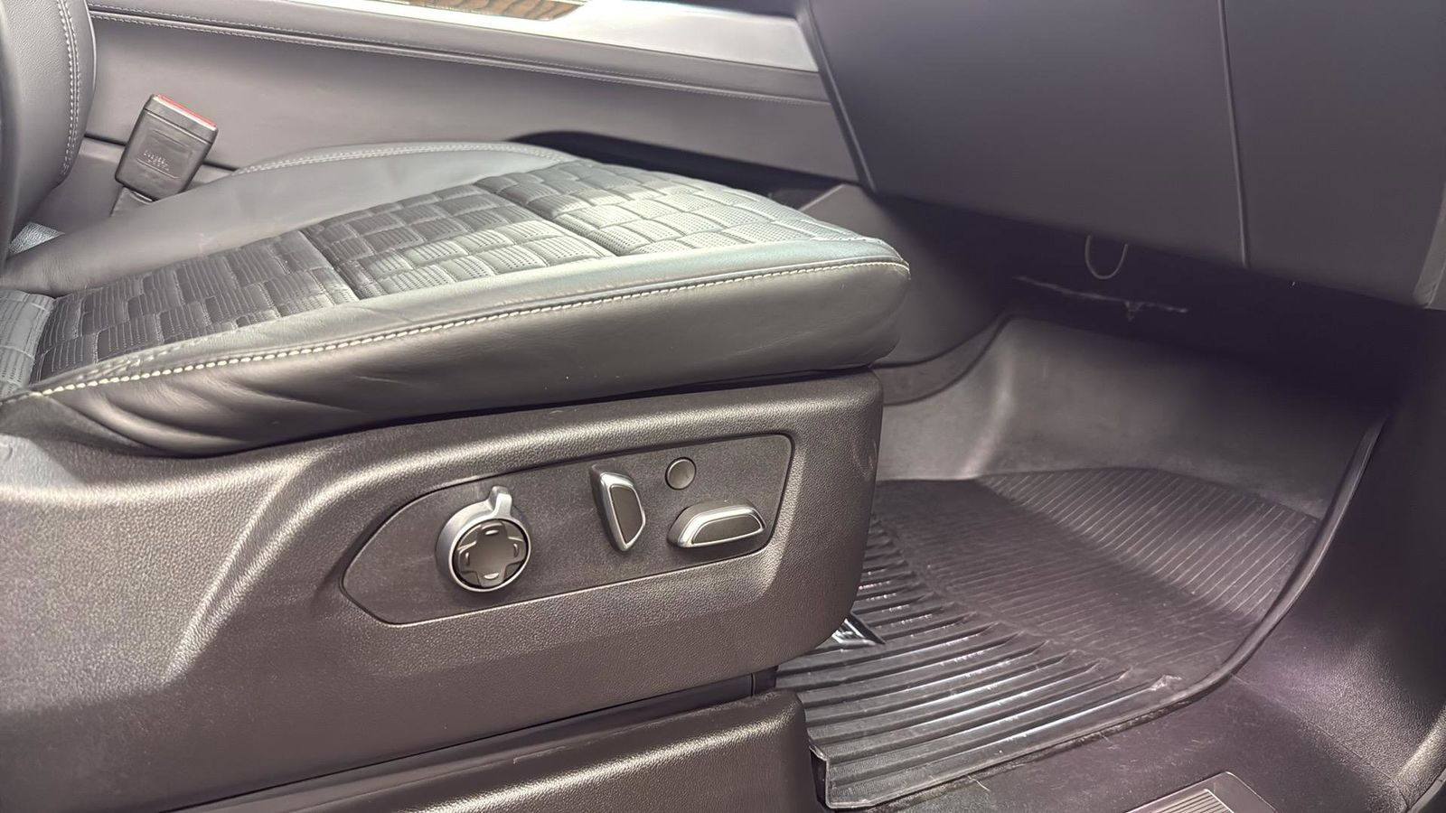 Used Car 2025 Cadillac Escalade  Sport Platinum For Sale Under $120,000 In Austin, Texas