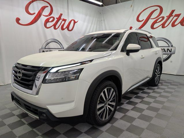 Pearl White Tricoat 2022 Nissan Pathfinder SUV / Crossover Front-Wheel Drive 9-Speed Automatic