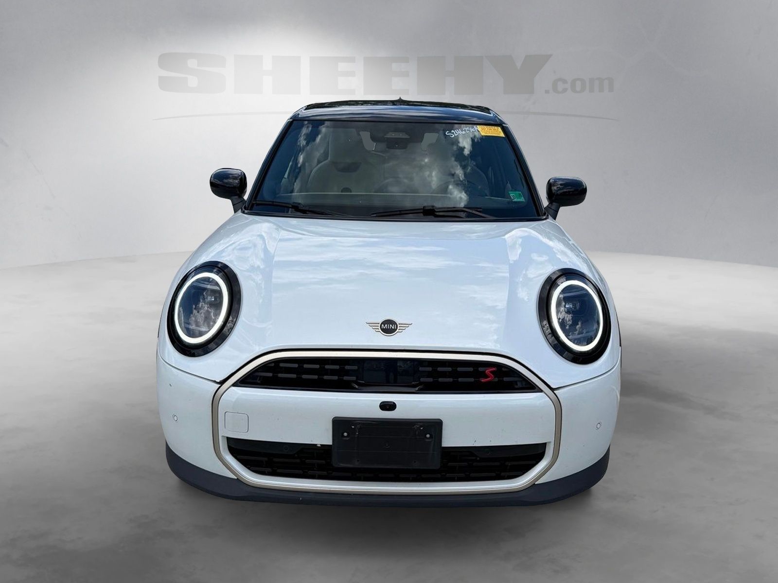 Used 2025 White MINI Iconic image 17