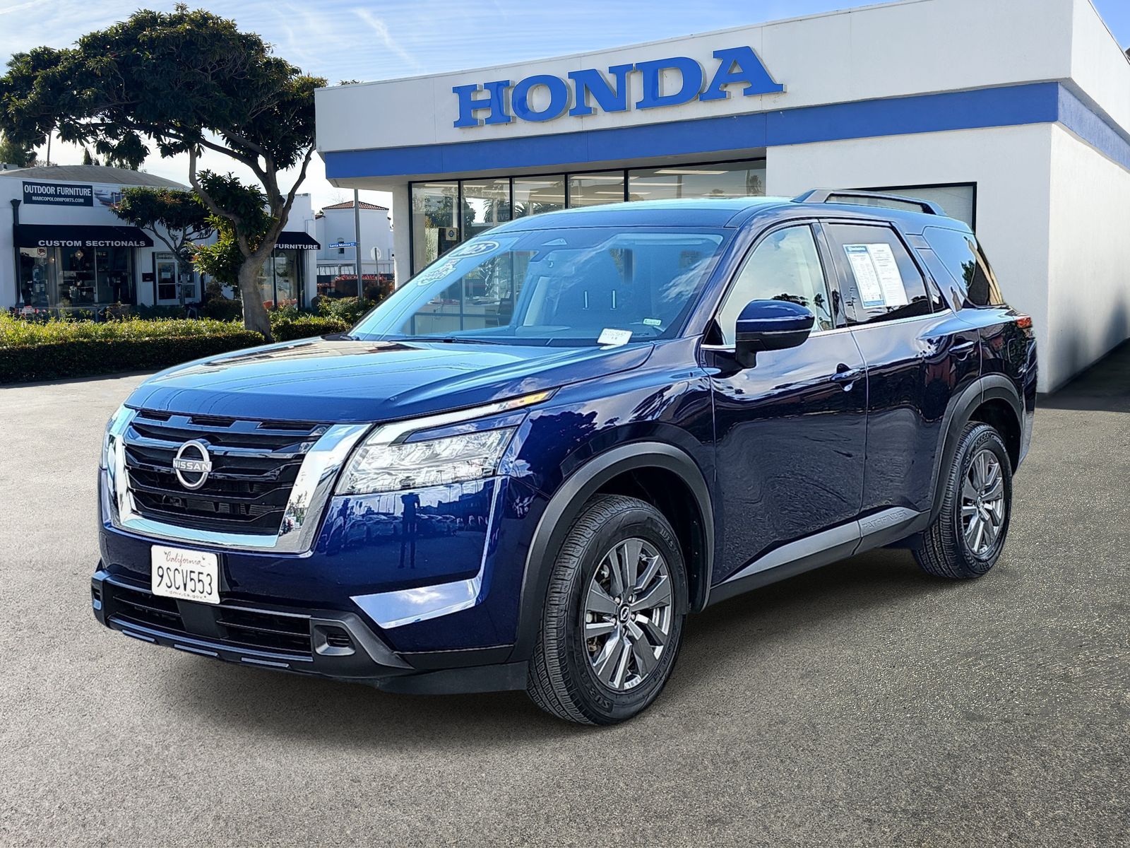 2025 Nissan Pathfinder SV FWD