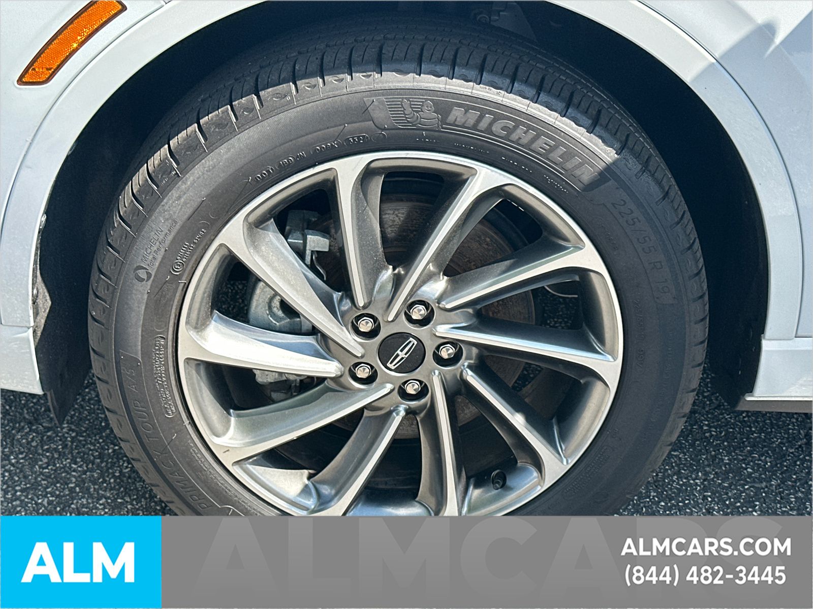 Used 2025 White Lincoln Grand Touring image 12