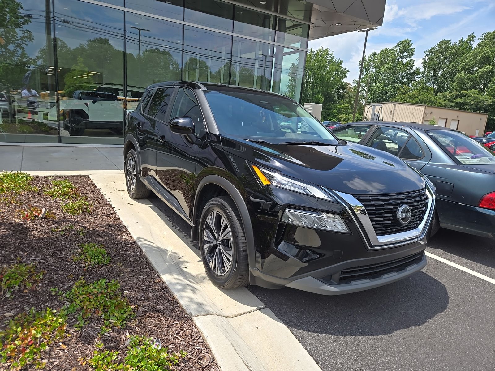  2023 Nissan Rogue SV FWD   