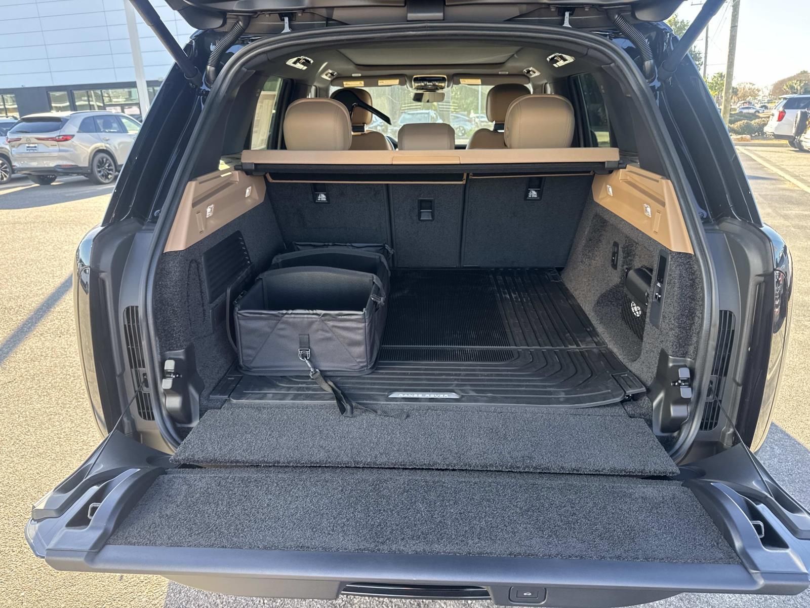 View vehicle photo 7