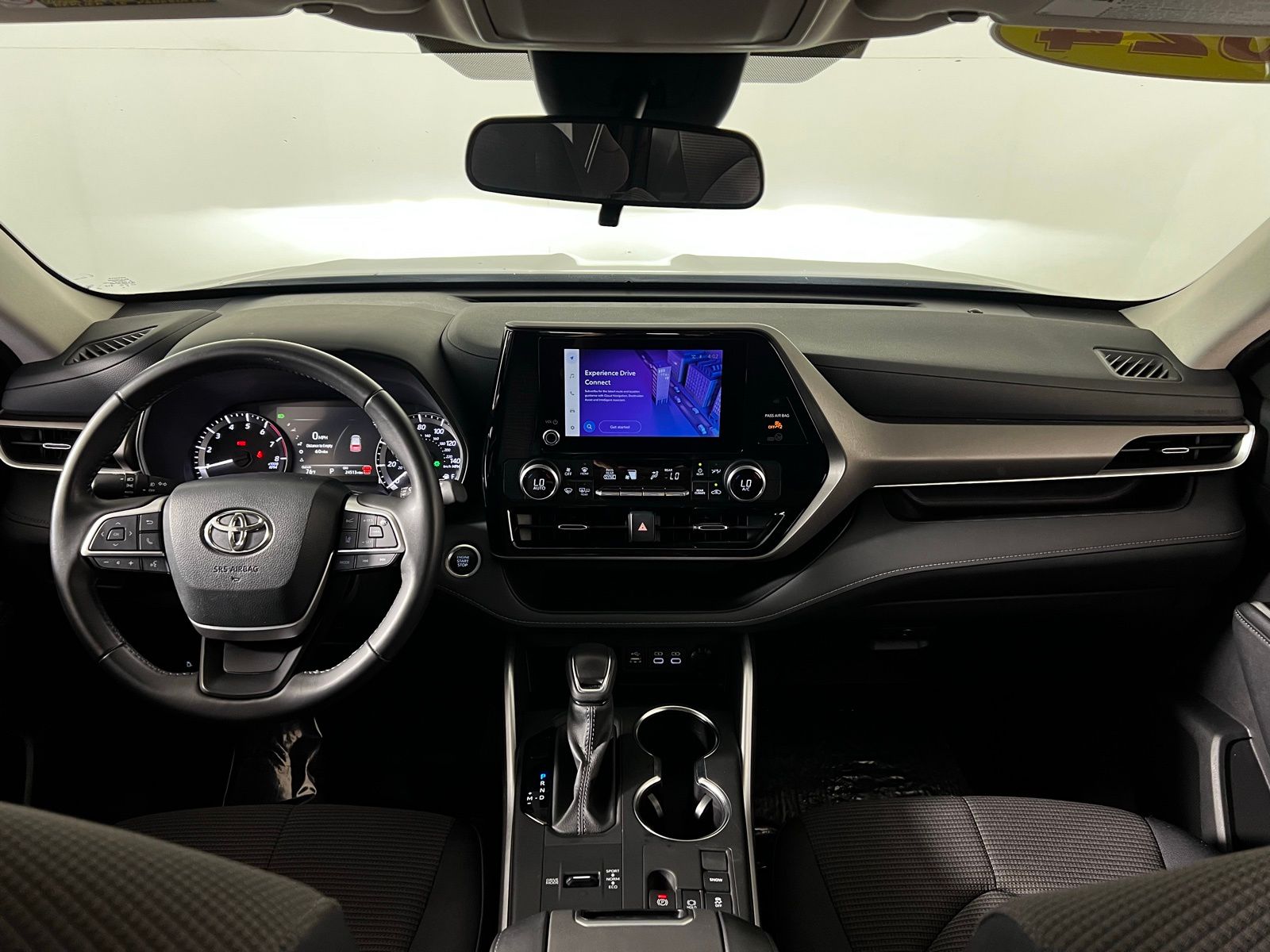 Thumbnail: 2024 Toyota Highlander - 24