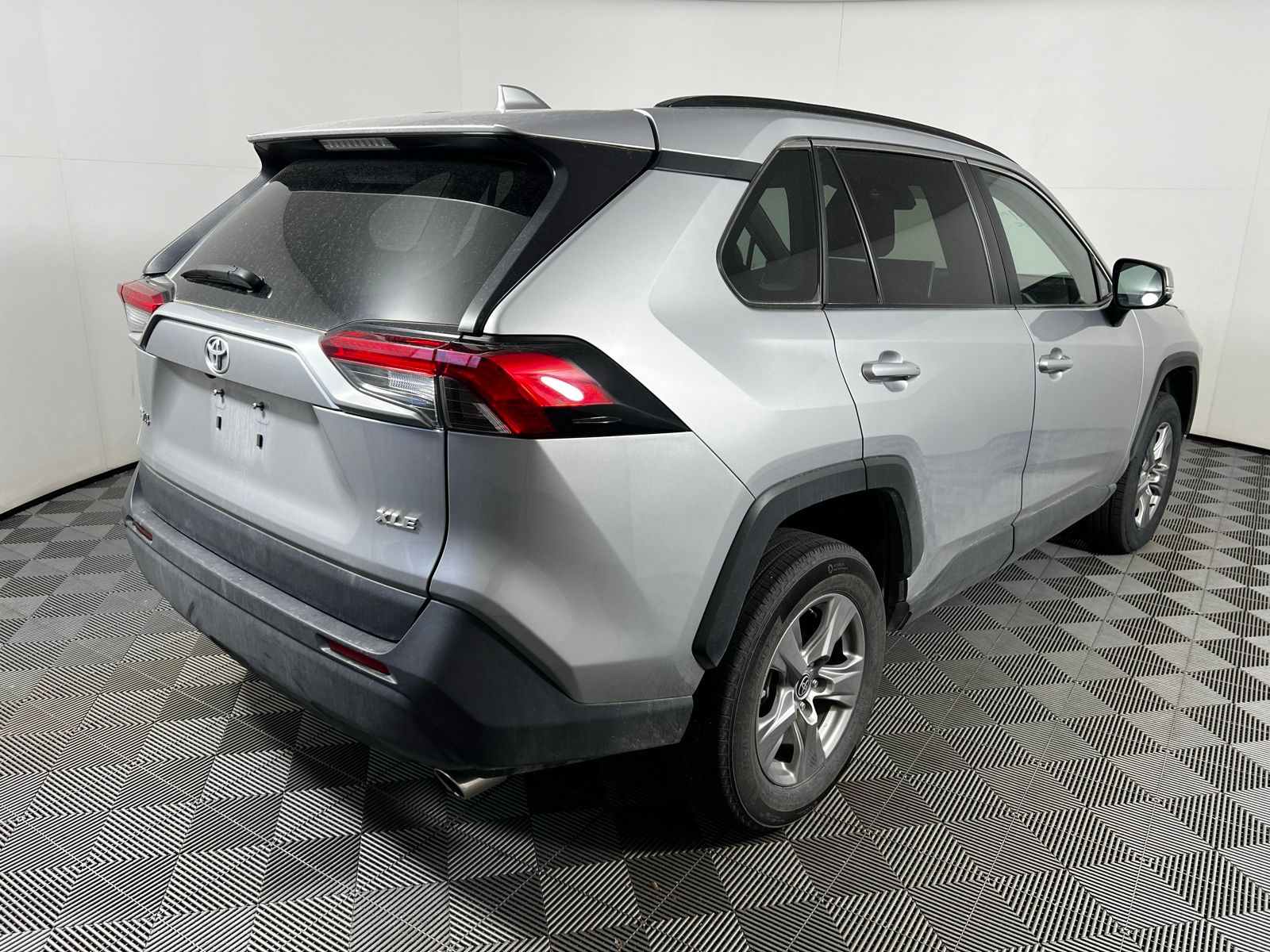 2022 Toyota RAV4 XLE 5