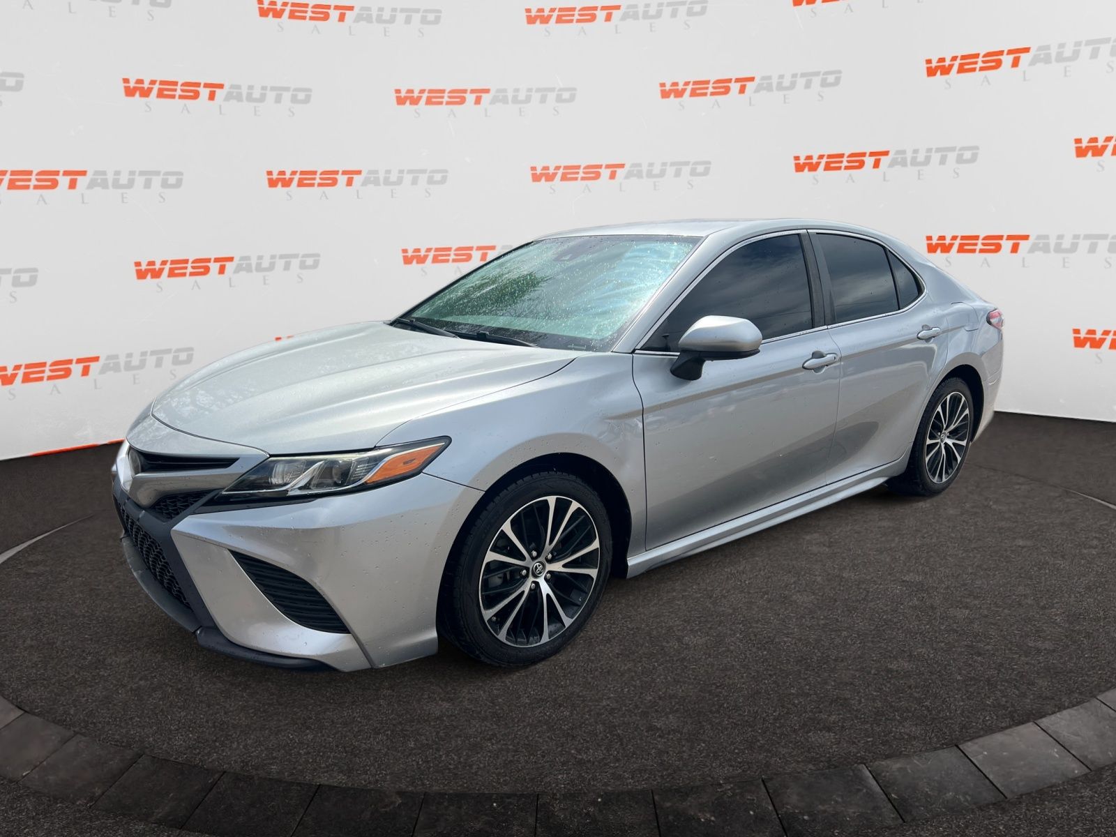 Celestial Silver Metallic 2019 Toyota Camry SE FWD Sedan Front-Wheel Drive 8-Speed Automatic