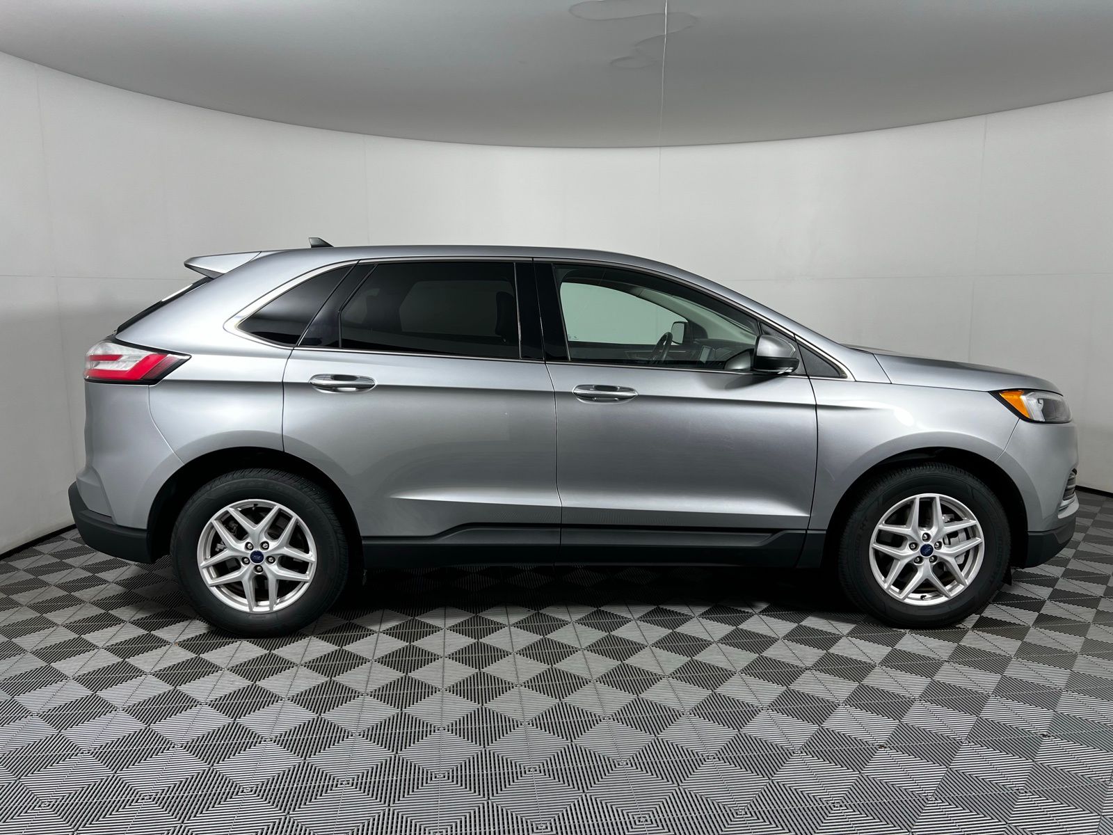2022 Ford Edge SEL 4