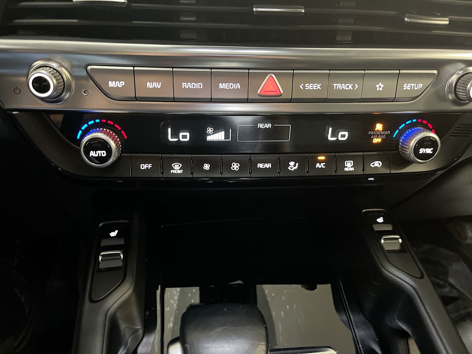 Used 2022 Silver Kia S image 16