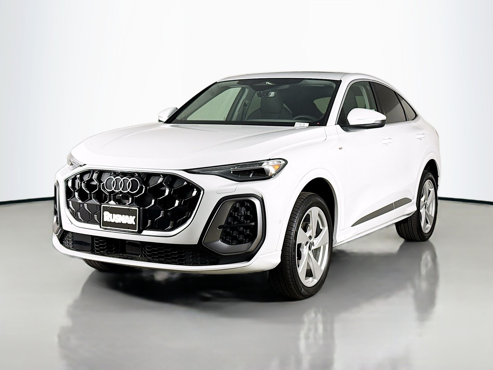 View vehicle photo 3