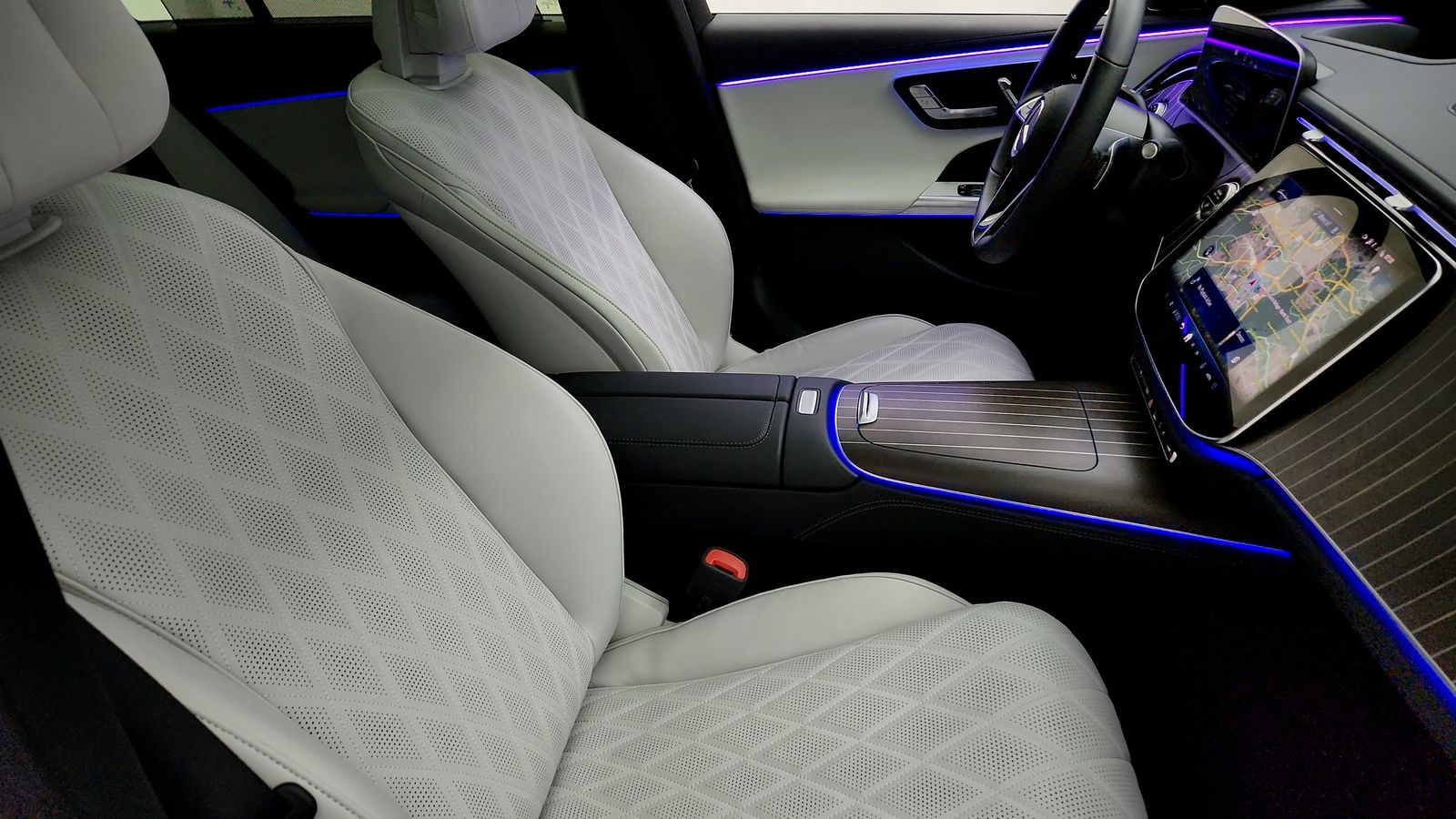 Used 2025 Blue Mercedes-Benz E 450 image 41
