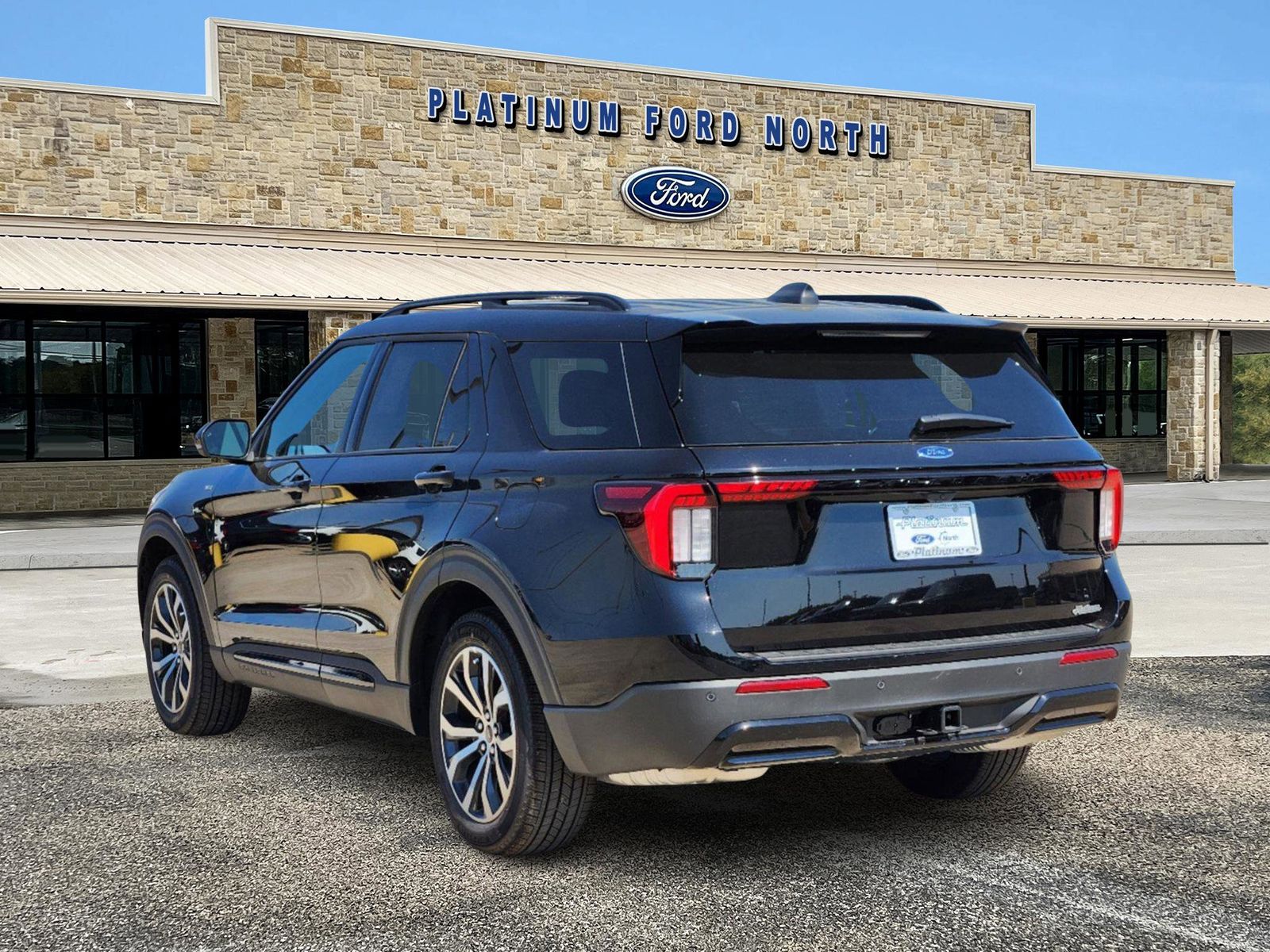 2025 Ford Explorer ST-Line 4