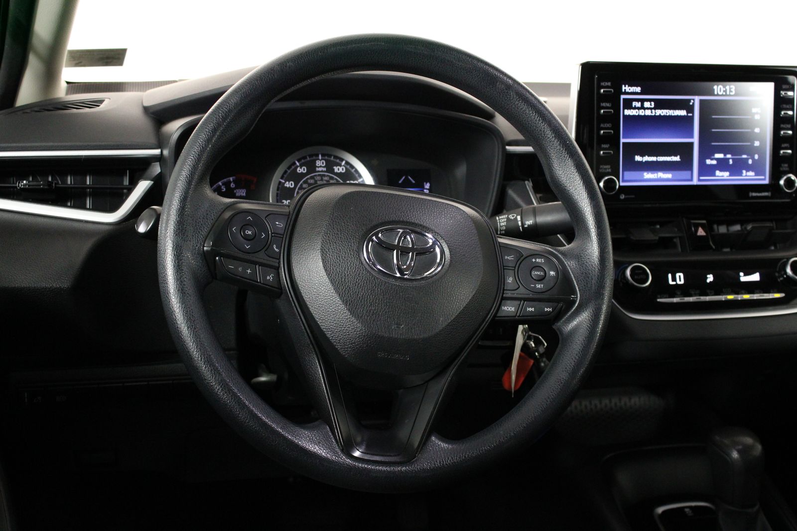 Used 2021  Toyota LE image 30
