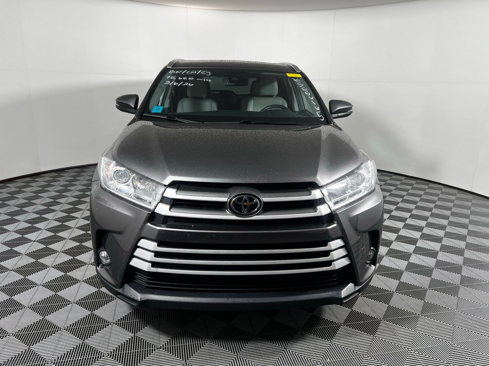 Thumbnail: 2019 Toyota Highlander - 2