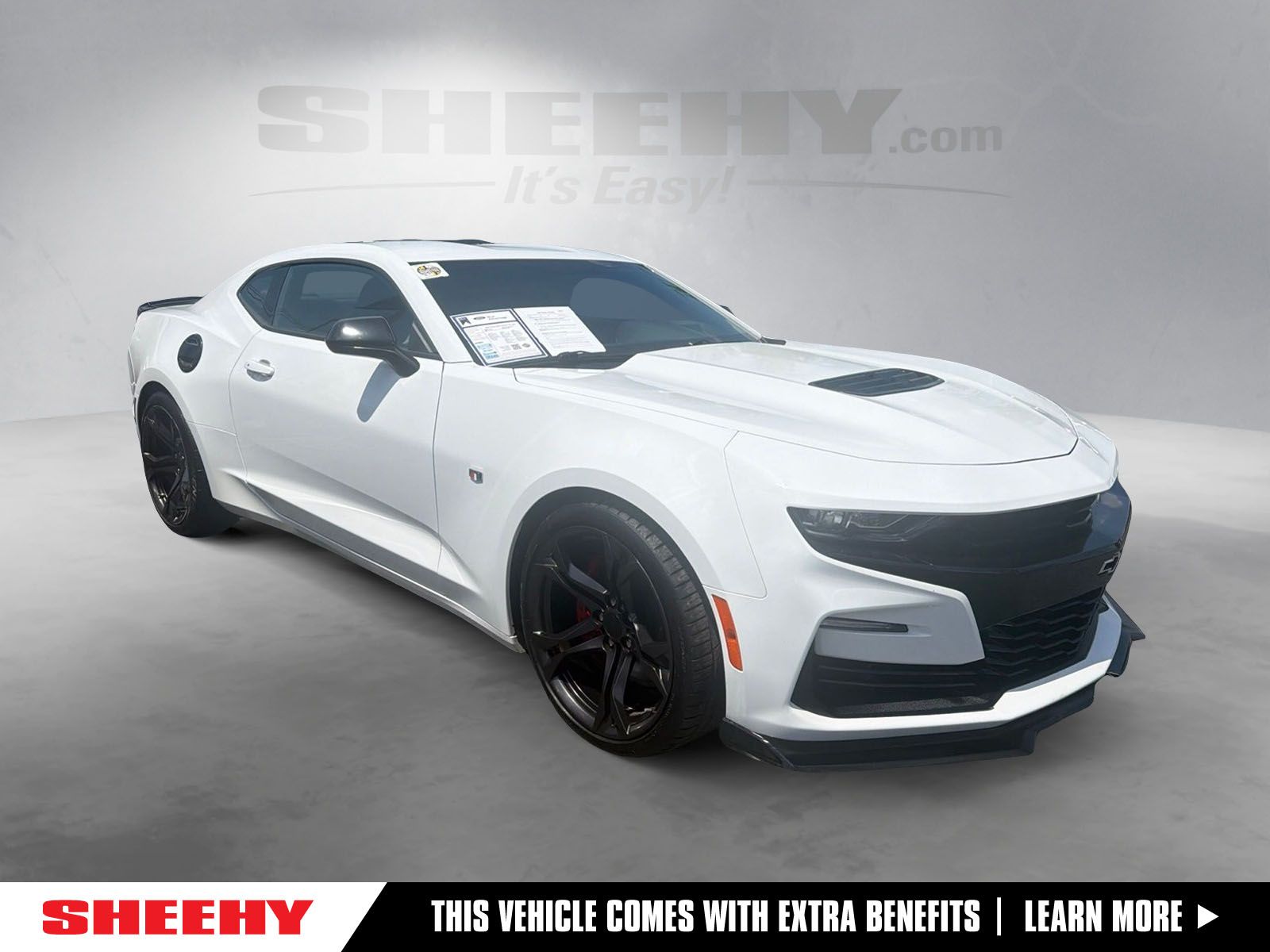 Summit White 2019 Chevrolet Camaro Coupe Rear-Wheel Drive 6-Speed Manual