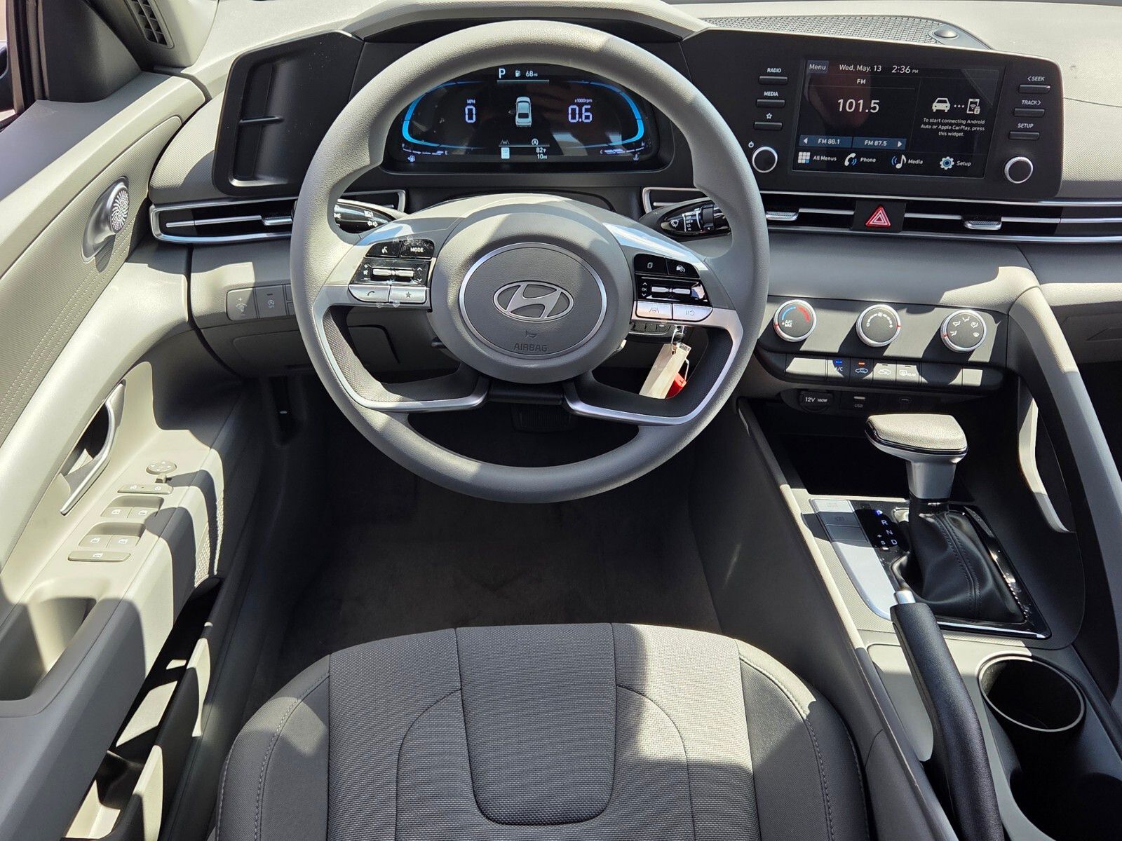 New 2026 Gray HYUNDAI SE image 7