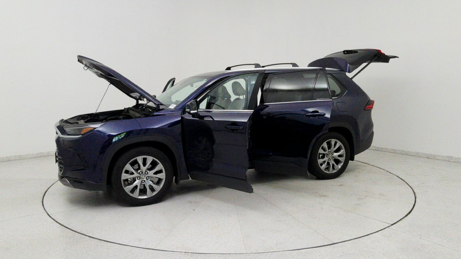 Used 2025  Toyota Limited image 12