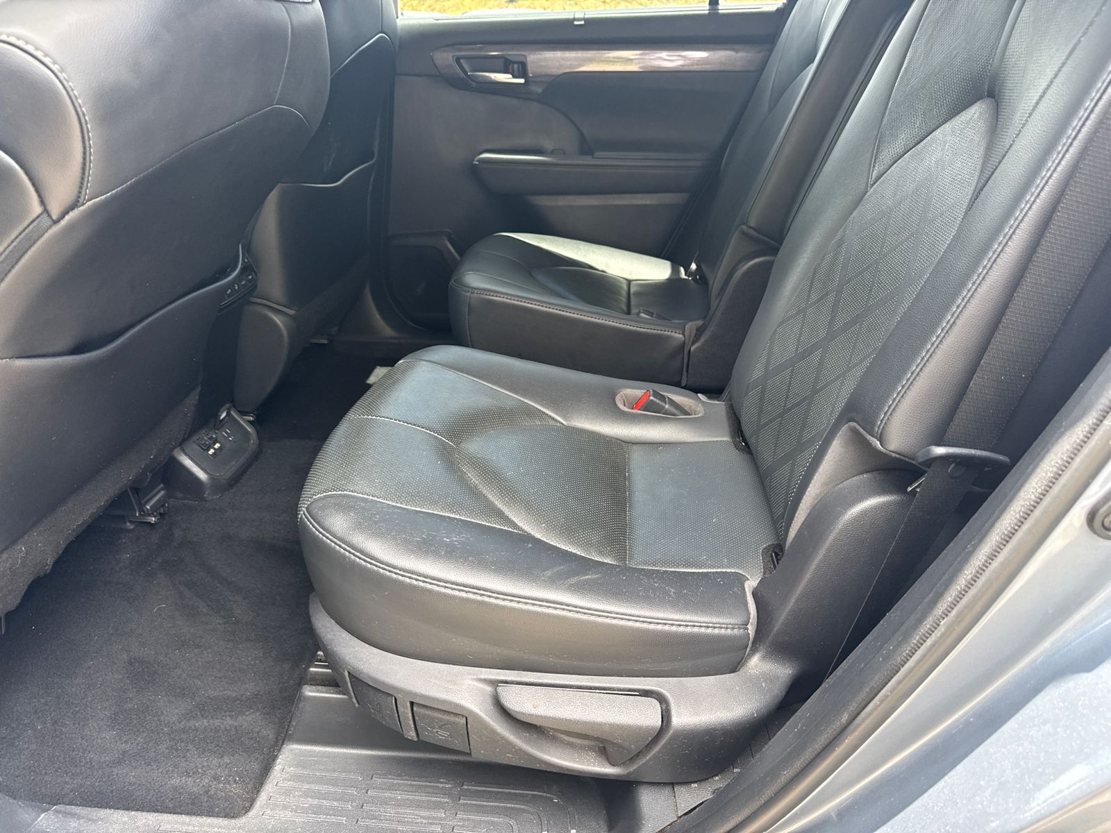 Used 2021  Toyota Platinum image 21
